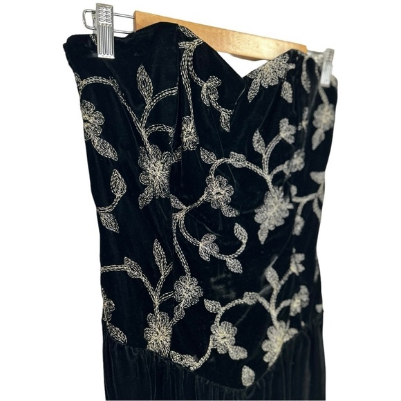 VINTAGE Positively Ellyn Velvet Strapless Sweetheart Neckline Mini Dress Black - Picture 3 of 9